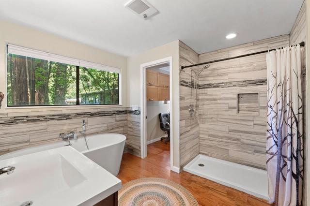 483 Echo Lane, Boulder Creek CA: https://media.crmls.org/mediaz/229f7fed-b860-49ae-aa9b-7ef608022003.jpg
