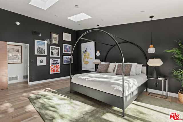 5831 Elba Place, Woodland Hills CA: https://media.crmls.org/mediaz/22a14413-5e25-4575-a2cd-63663e195e22.jpg