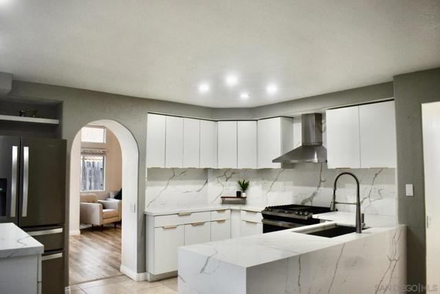 2206 Luz Way, Oceanside CA: https://media.crmls.org/mediaz/22a19455-a3a0-433b-b92c-9c9c94d75a5e.jpg