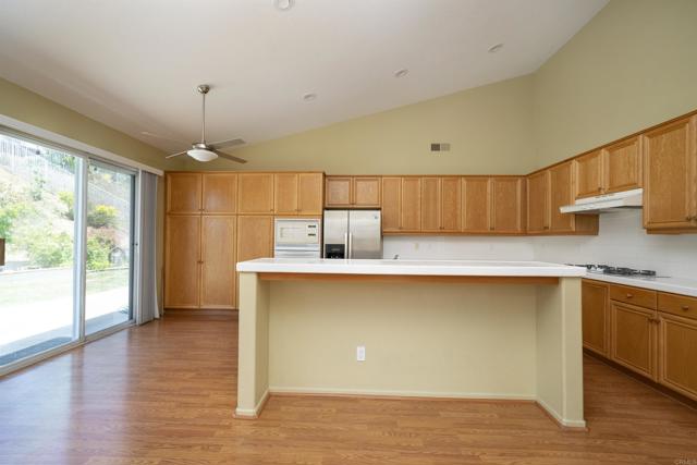 Detail Gallery Image 15 of 25 For 5110 Wisteria Drive, Oceanside,  CA 92056 - 4 Beds | 2/1 Baths