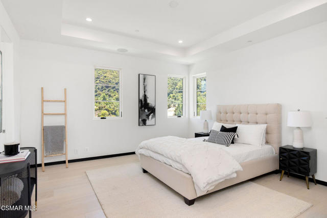 118 Giles Road, Lake Sherwood CA: https://media.crmls.org/mediaz/22a33064-bc16-4e82-afa4-9e65d27bd914.jpg