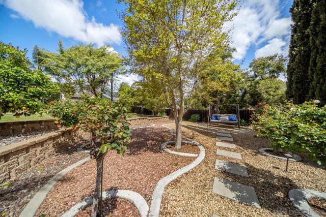 1654 Palomino Ln, Escondido CA: https://media.crmls.org/mediaz/22a392bd-2ff7-4e80-9904-e3fe20b93136.jpg