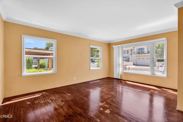 4127 Scandia Way, Los Angeles CA: https://media.crmls.org/mediaz/22a4438b-9d62-40e2-8112-c3d567728b77.jpg