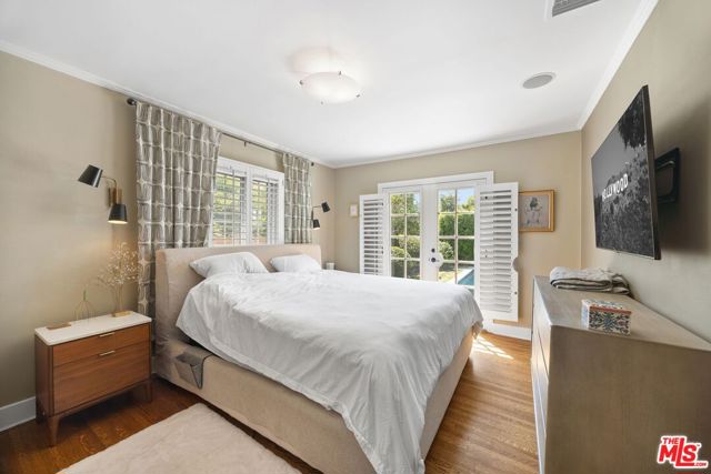 749 N Crescent Heights Boulevard, Los Angeles CA: https://media.crmls.org/mediaz/22a49c3a-6bfd-435b-99d5-29684229ea8f.jpg