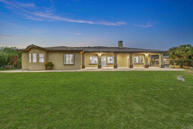 1508 Sequoia Lane, Vista CA: https://media.crmls.org/mediaz/22a4db98-a969-466e-93d1-90821494b813.jpg