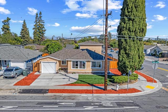 552 Borregas Avenue, Sunnyvale CA: https://media.crmls.org/mediaz/22a4e602-941f-4ae7-867c-bce7c9278879.jpg