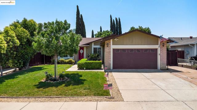 53 Zinfandel Ct, Oakley CA: https://media.crmls.org/mediaz/22a4eaa7-c477-446d-88e3-26a7674c94d0.jpg