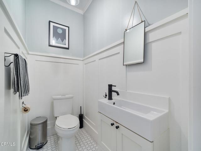 1327 Campbell Street, Glendale CA: https://media.crmls.org/mediaz/22a50ba7-04a5-494c-8719-3451b7db40e6.jpg