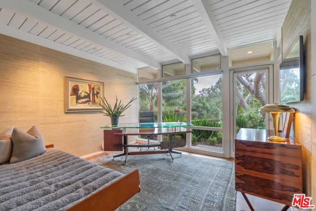 2179 Mandeville Canyon Road, Los Angeles CA: https://media.crmls.org/mediaz/22a530de-8fc4-45d1-abe3-b184ee4098a2.jpg