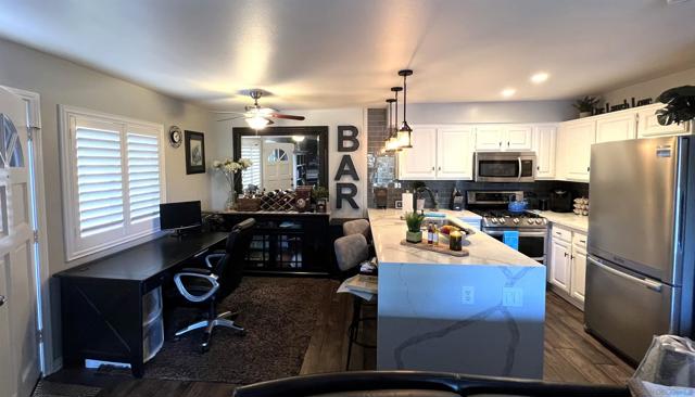 6970 Ballena Way, Carlsbad CA: https://media.crmls.org/mediaz/22a54f0b-9e4a-4198-a588-e9d15d64972f.jpg