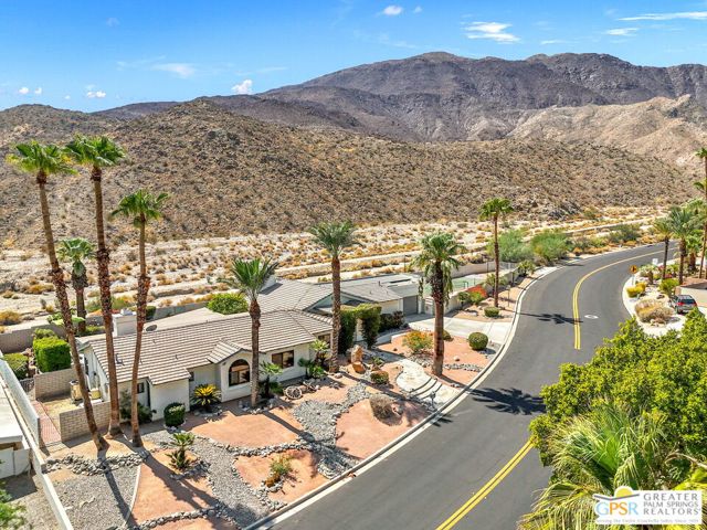 Image 6 of 47 For 71751 Magnesia Falls Drive