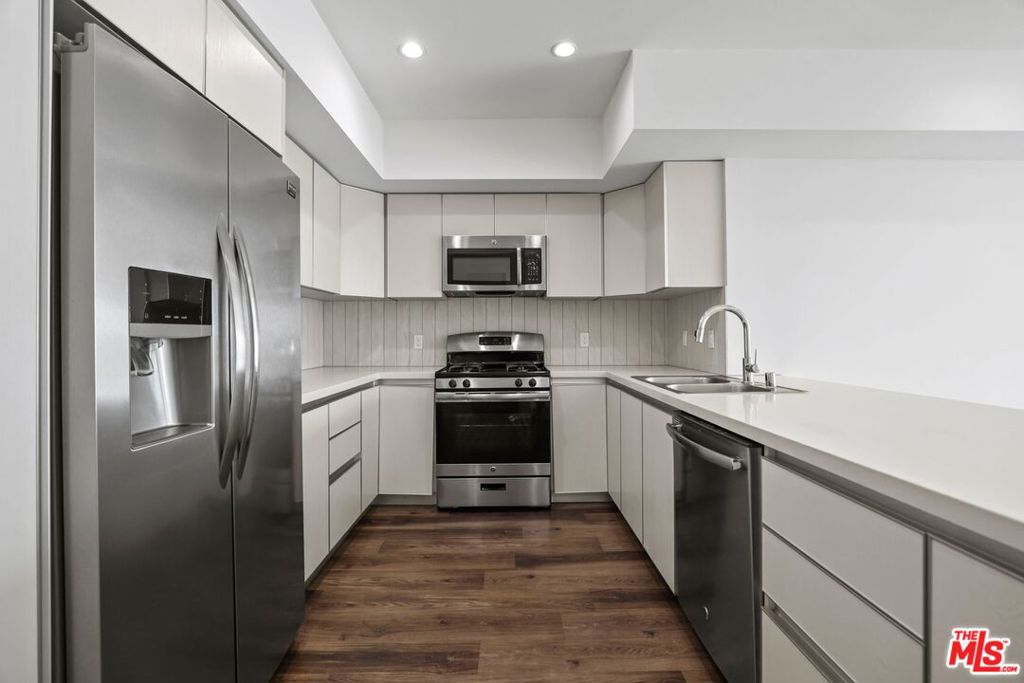 1233 Westgate #202