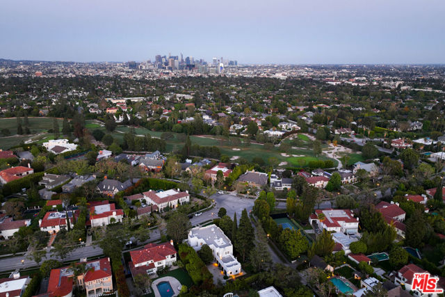 191 Hudson Avenue, Los Angeles, California 90004, 5 Bedrooms Bedrooms, ,6 BathroomsBathrooms,Single Family Residence,For Sale,Hudson,24403947