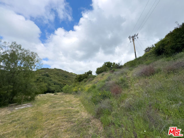 3330 Old Topanga Canyon Road, Topanga CA: https://media.crmls.org/mediaz/22a754e9-6a19-4f2a-a14c-37fcfe117fa4.jpg