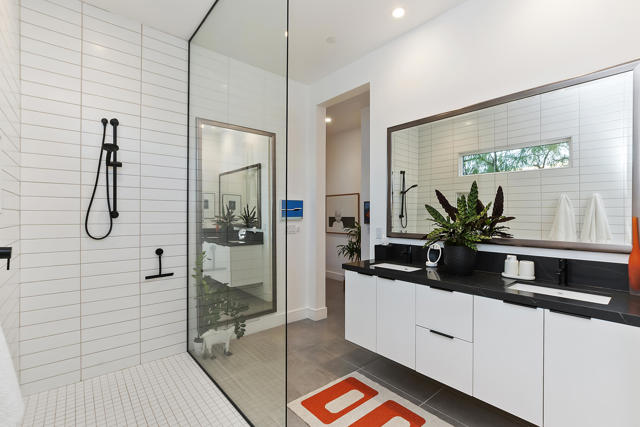 885 Fountain Drive, Palm Springs CA: https://media.crmls.org/mediaz/22a75eef-124c-4d6c-bdb5-77d26096def6.jpg