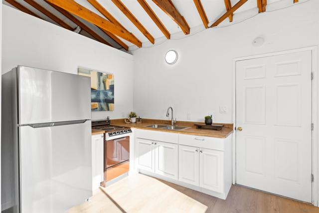 25311 Jesmond Dene Road, Escondido CA: https://media.crmls.org/mediaz/22a81050-ca8e-40c3-8c1c-5d50e28f46aa.jpg