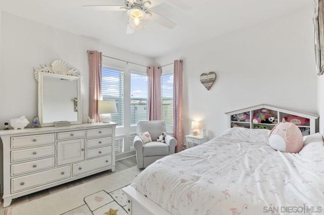 15447 Van Lodensteyn Way, San Diego CA: https://media.crmls.org/mediaz/22a8976c-1e92-48e0-821c-3014f827ccb0.jpg