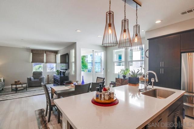 2092 Tango Loop, Chula Vista CA: https://media.crmls.org/mediaz/22a8ef5b-100a-4b4e-9768-080b24f87654.jpg