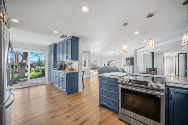12170 Calle Uvas, Gilroy CA: https://media.crmls.org/mediaz/22a8fbca-6aa3-4f1f-8219-8de28a7895fe.jpg