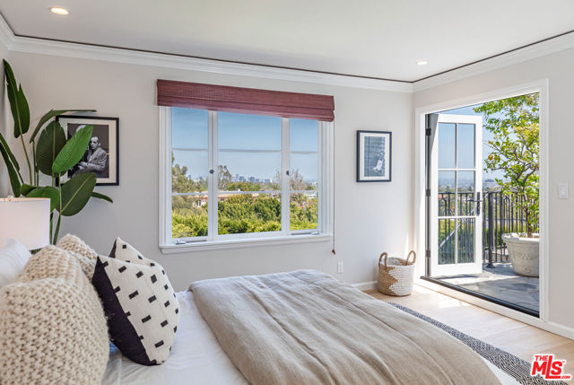 1756 Correa Way, Los Angeles CA: https://media.crmls.org/mediaz/22a95696-de28-4345-9e7b-f7e69c89973f.jpg
