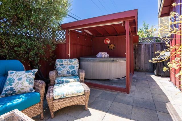 4214 Gull Cove Way, Capitola CA: https://media.crmls.org/mediaz/22a97261-7750-4120-8102-4224eb2852c9.jpg