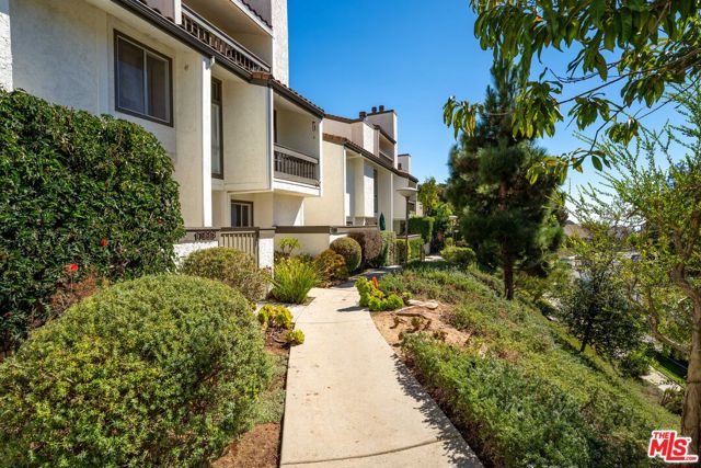 Drew Fenton | 17087 Palisades Circle Pacific Palisades CA | MLS: 7324465