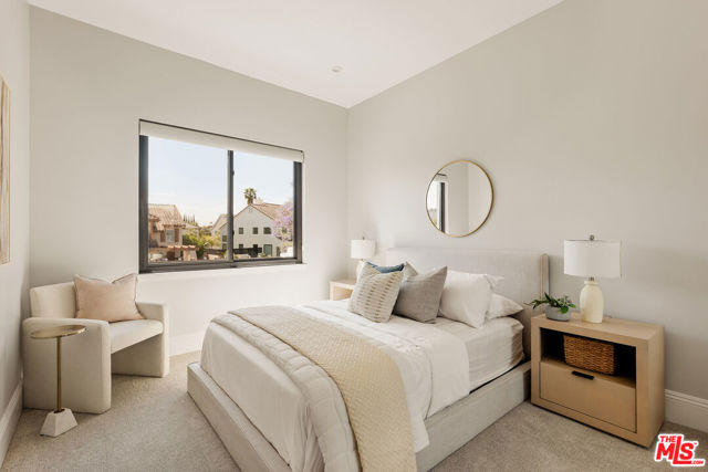 6592 Kentwood Bluffs Drive, Los Angeles CA: https://media.crmls.org/mediaz/22aa68ce-4b74-4b67-b01c-1ca4f6cdd8d8.jpg