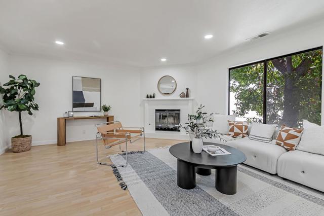 1870 Market Street, Santa Clara CA: https://media.crmls.org/mediaz/22ab38ca-6e9f-47f9-87c1-24d2ffe97ddc.jpg