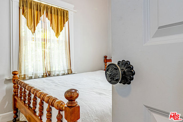 821 Lorraine Boulevard, Los Angeles CA: https://media.crmls.org/mediaz/22ac4f70-4307-4552-9e18-5943aeb8c794.jpg