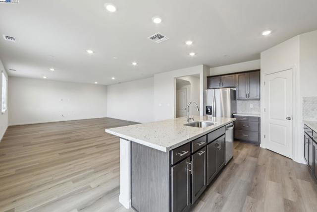 4111 Markovich Court, Richmond CA: https://media.crmls.org/mediaz/22ac7119-6a85-4225-b05f-05a1c688bcf6.jpg