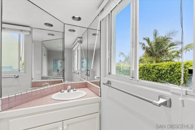 3960 Garfield St., Carlsbad CA: https://media.crmls.org/mediaz/22acc5f9-37cb-40e7-bf2b-bbb9984cb09a.jpg