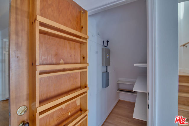 127 Abalone Avenue, Newport Beach CA: https://media.crmls.org/mediaz/22adc465-4e4e-4e3f-8d76-50667e628675.jpg