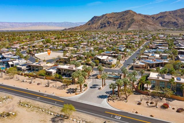 250 Lautner Lane, Palm Springs CA: https://media.crmls.org/mediaz/22ae55ab-aac2-4797-9c2e-15c9e7921752.jpg