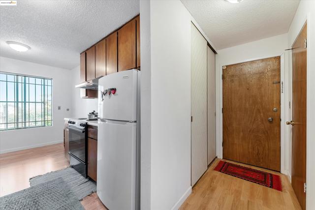 567 Oakland Ave, Oakland, California 94611, 1 Bedroom Bedrooms, ,1 BathroomBathrooms,Condominium,For Sale,Oakland Ave,41083171