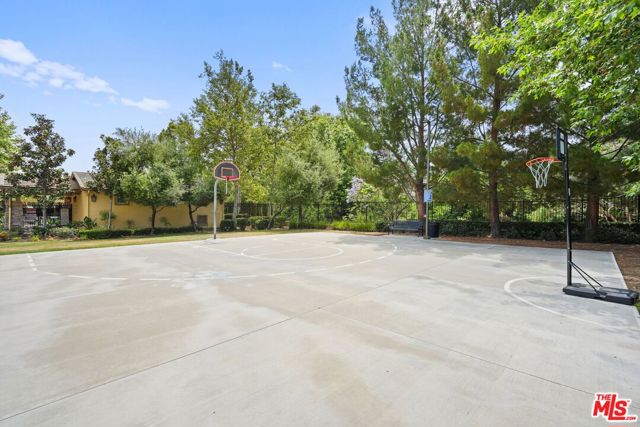 1230 Wisteria Avenue, La Habra CA: https://media.crmls.org/mediaz/22aeabfd-4748-4f37-8ec4-d1a60c33aca1.jpg