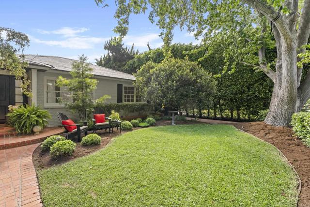 Detail Gallery Image 5 of 58 For 6028 Beaumont Ave, La Jolla,  CA 92037 - 5 Beds | 4 Baths