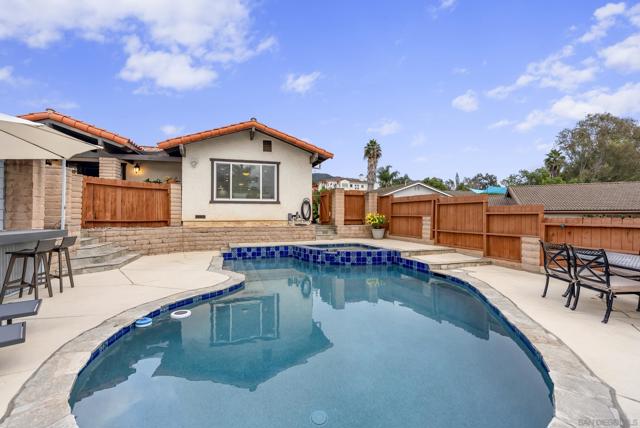 1918 Odell Cir, Vista CA: https://media.crmls.org/mediaz/22af553b-ff09-414f-b56f-20139fef05d7.jpg
