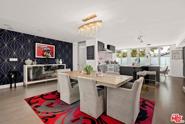2014 Pacific Avenue, Venice CA: https://media.crmls.org/mediaz/22afde3c-31a7-4436-8eef-3443707162b9.jpg