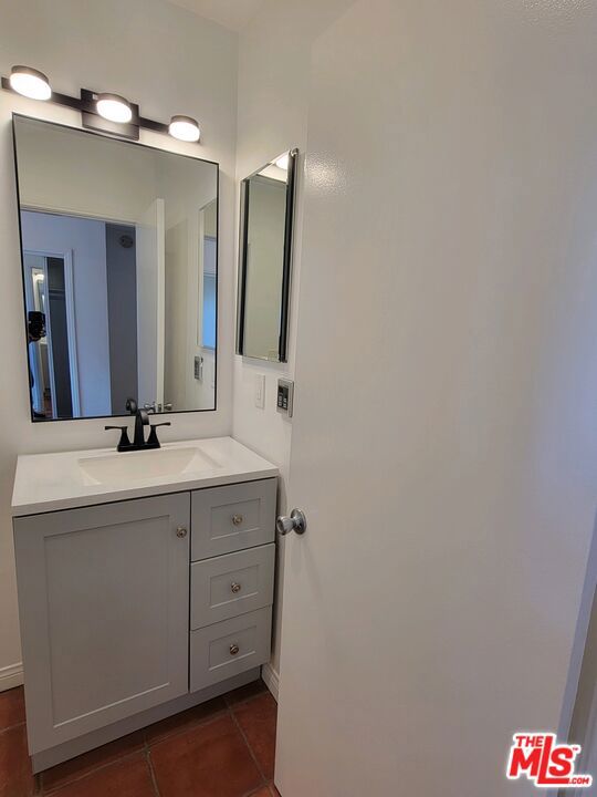 109 Brooks Avenue, Venice CA: https://media.crmls.org/mediaz/22b085d4-7b3c-4162-9efb-f6eb0f5ebc6b.jpg