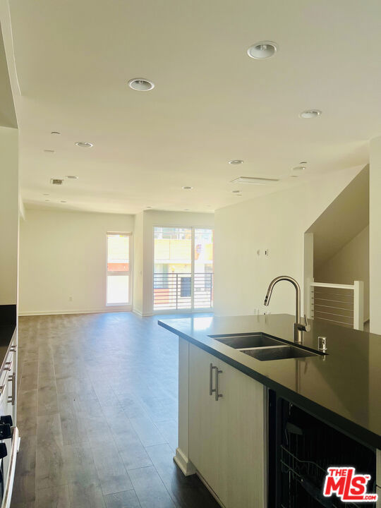 2930 Rowena Avenue, Los Angeles CA: https://media.crmls.org/mediaz/22b0dc83-9311-450f-9d28-24d036aef7dd.jpg