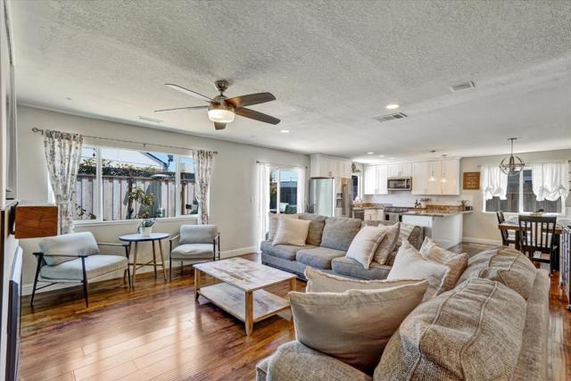 8100 Springdale Court, Gilroy CA: https://media.crmls.org/mediaz/22b0f721-67ba-47e6-a755-e02fcc5f32fc.jpg