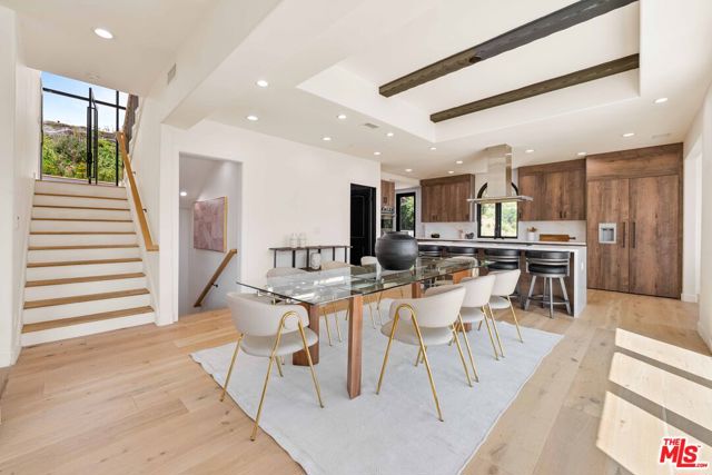 1648 Summitridge, Beverly Hills CA: https://media.crmls.org/mediaz/22b15b16-2cc0-4ef8-9083-b46e7c0ade5f.jpg