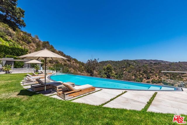 1740 Bel Air Road, Los Angeles CA: https://media.crmls.org/mediaz/22b1a67b-5853-4d33-b520-9f38c8495e20.jpg