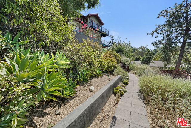 Image 2 for 458 Rustic Dr, Los Angeles, CA 90065