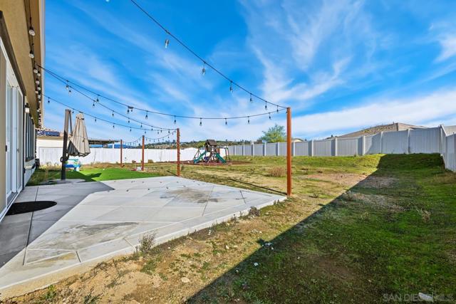 13410 Pasture Ct, Valley Center CA: https://media.crmls.org/mediaz/22b2fb80-c44f-4ab8-8772-e521dae97287.jpg