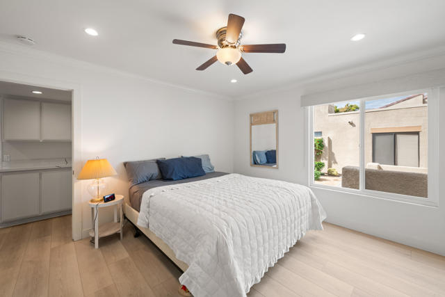 72516 Sandstone Lane, Palm Desert CA: https://media.crmls.org/mediaz/22b4140f-a65f-4d71-b27a-f78ff3cec61f.jpg