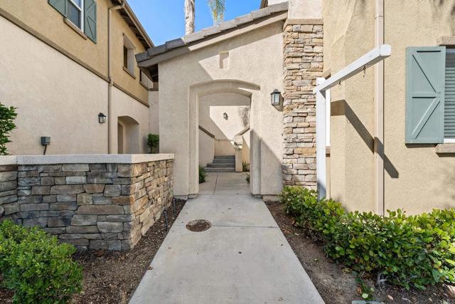 26514 Arboretum Way, Murrieta CA: https://media.crmls.org/mediaz/22b42bf2-56e8-457b-b07e-d27422bc0760.jpg