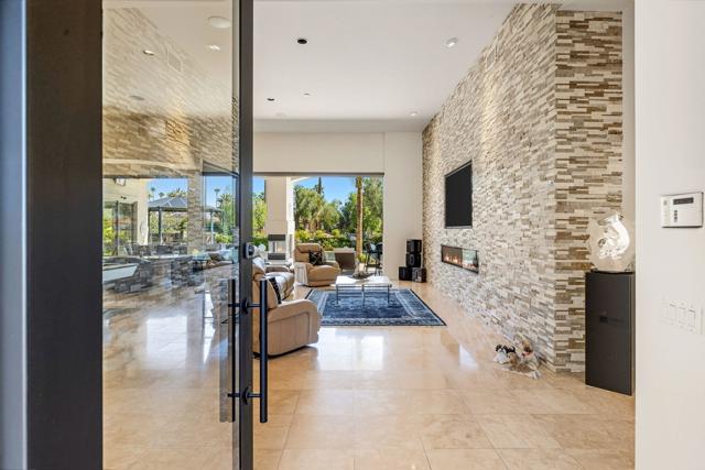 334 Crest Lake Drive, Palm Desert, CA 92211