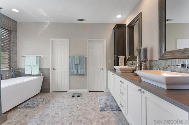 1217 BELLEFLOWER RD, Carlsbad CA: https://media.crmls.org/mediaz/22b4a5ca-f374-452c-8e44-fddb03ce7b85.jpg