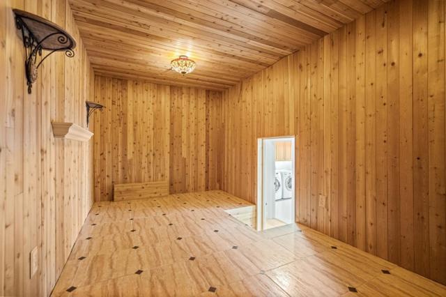 70 ENSENADA Road, San Carlos CA: https://media.crmls.org/mediaz/22b68d2b-551f-4f24-9be6-442e1f2bc48f.jpg